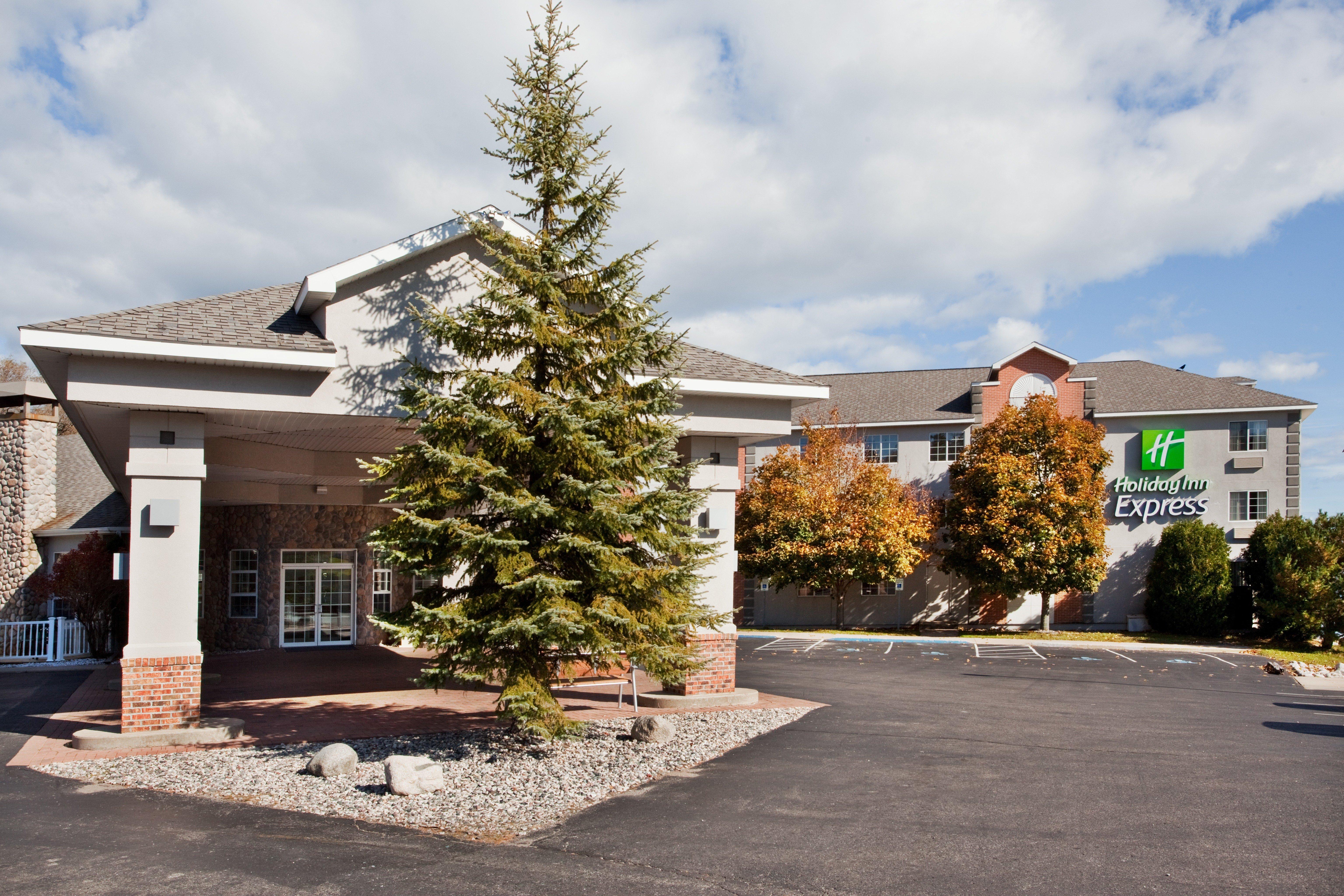 Holiday Inn Express St Ignace-Lake Central By Ihg Saint Ignace Exterior photo
