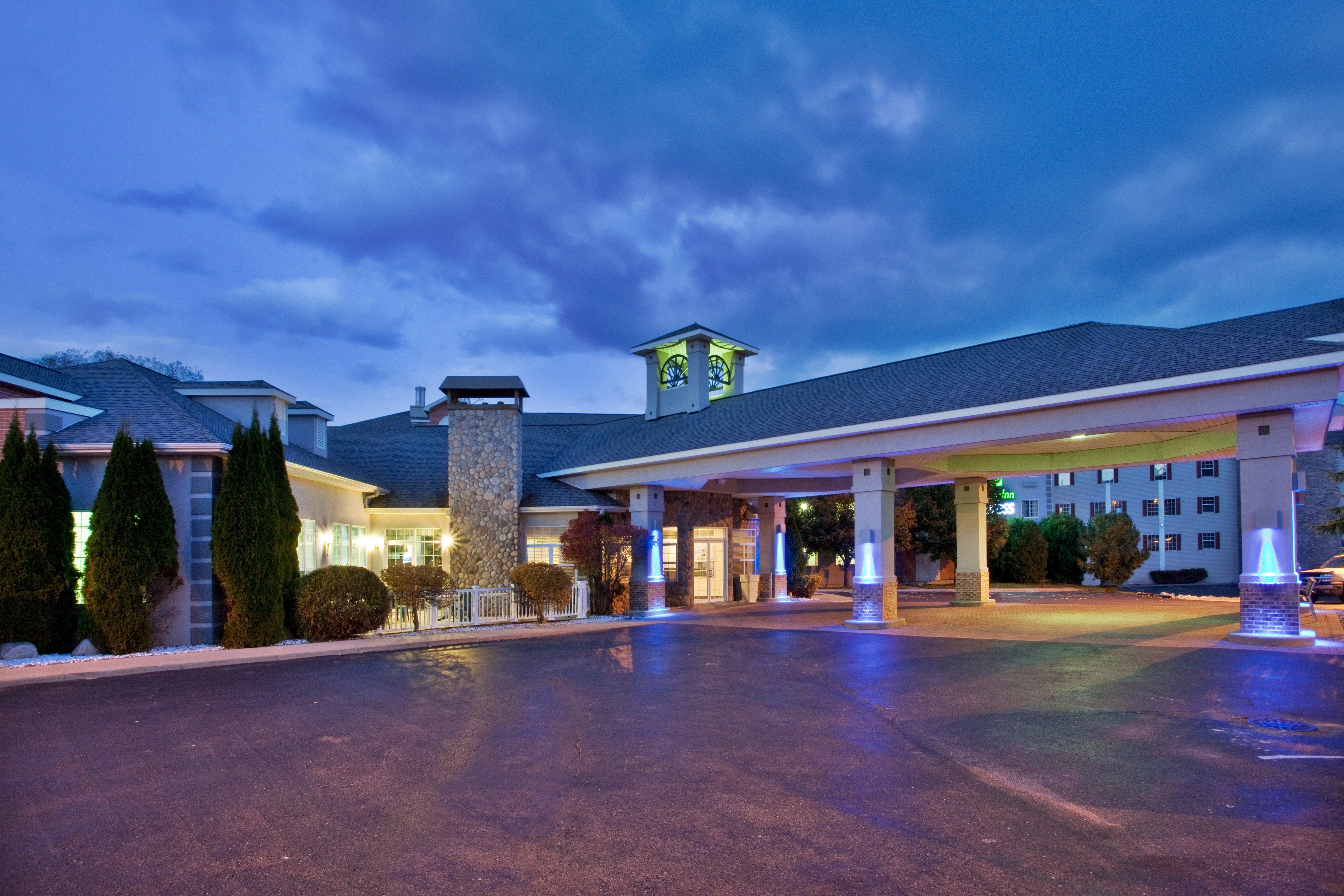Holiday Inn Express St Ignace-Lake Central By Ihg Saint Ignace Exterior photo