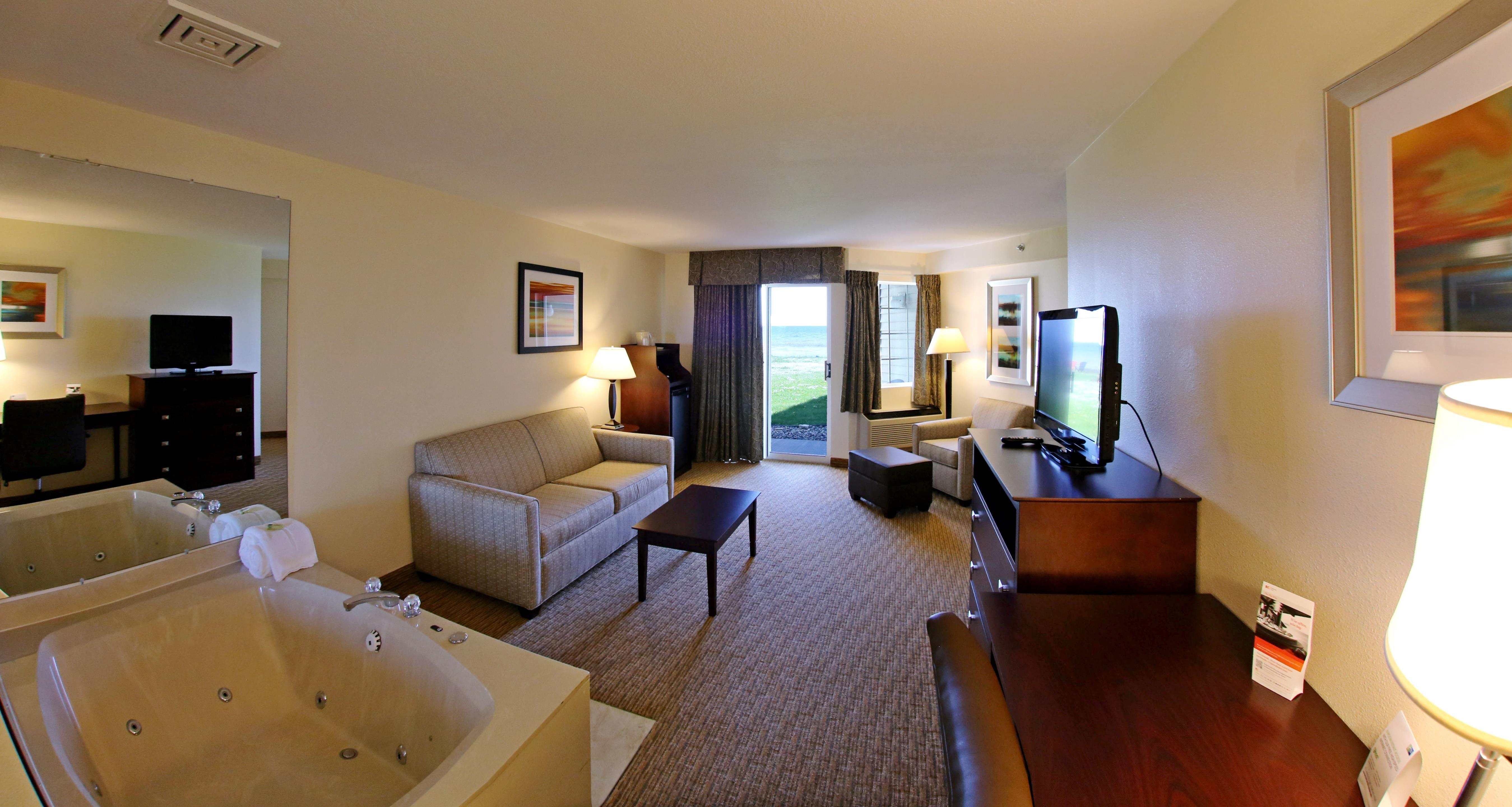 Holiday Inn Express St Ignace-Lake Central By Ihg Saint Ignace Exterior photo