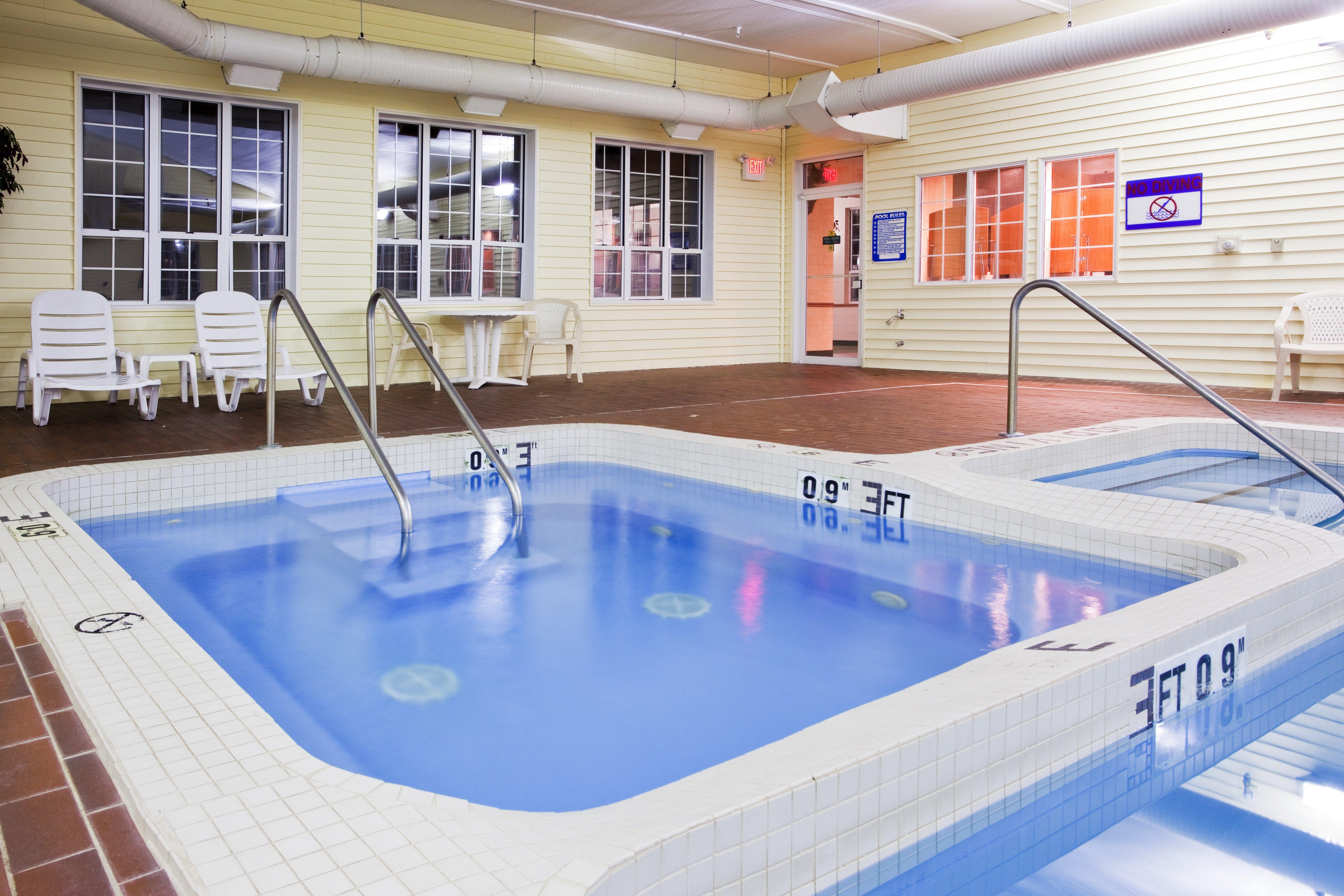 Holiday Inn Express St Ignace-Lake Central By Ihg Saint Ignace Exterior photo