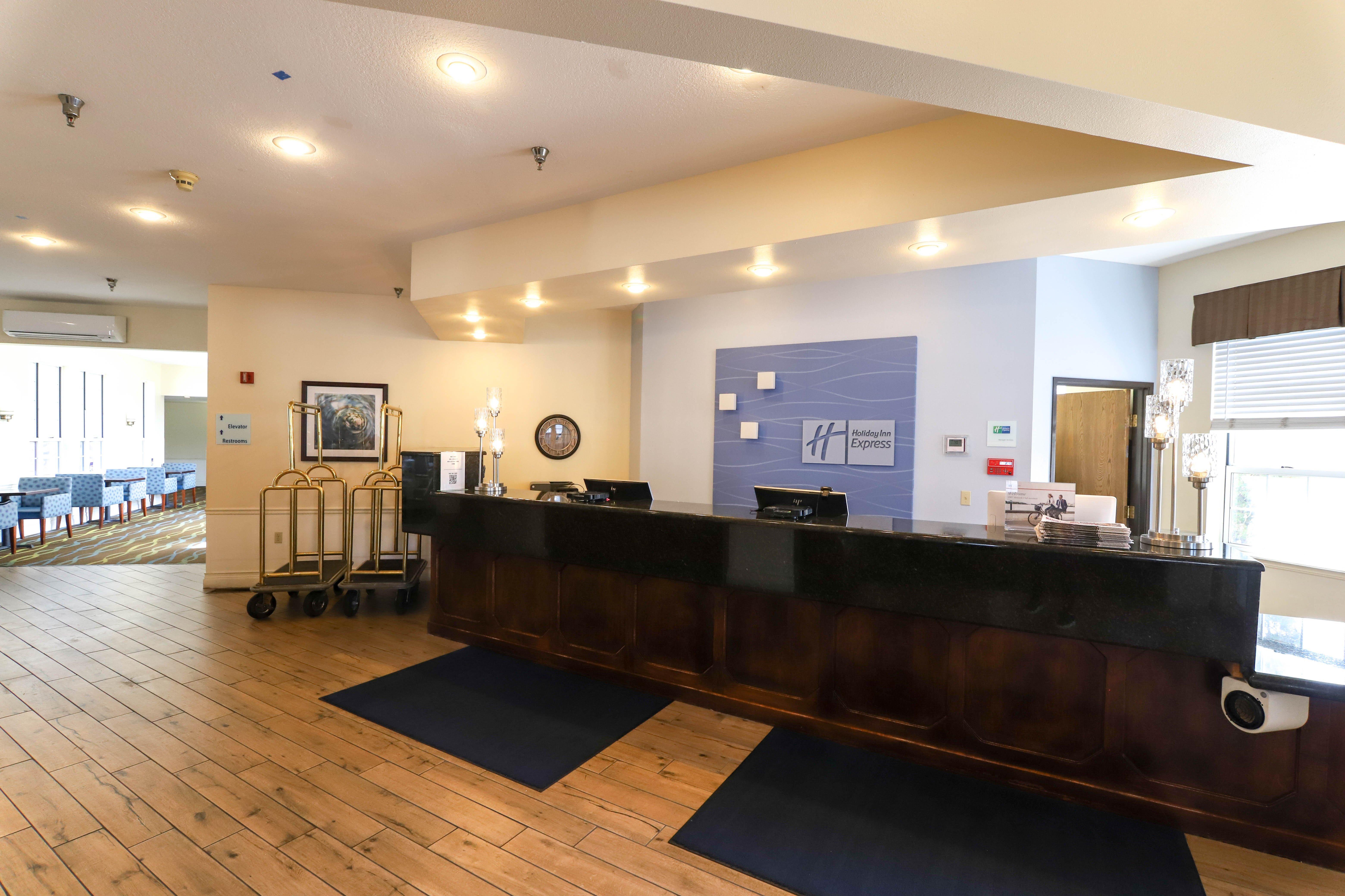 Holiday Inn Express St Ignace-Lake Central By Ihg Saint Ignace Exterior photo