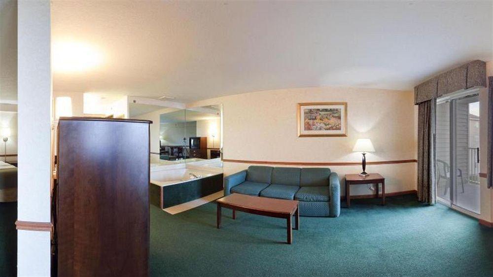 Holiday Inn Express St Ignace-Lake Central By Ihg Saint Ignace Exterior photo